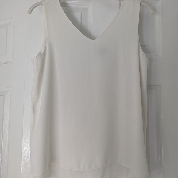 Ann Taylor Off-White V Neck Shell - Picture 3 of 4